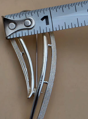 SARAH COVENTRY Vintage Silvertone/Textured Leaf Swoosh Brooch