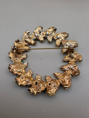 1960's- 1970's Green Enamel/Red Crystal Stones/Goldtone Vintage Christmas Wreath Brooch