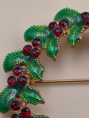 1960's- 1970's Green Enamel/Red Crystal Stones/Goldtone Vintage Christmas Wreath Brooch