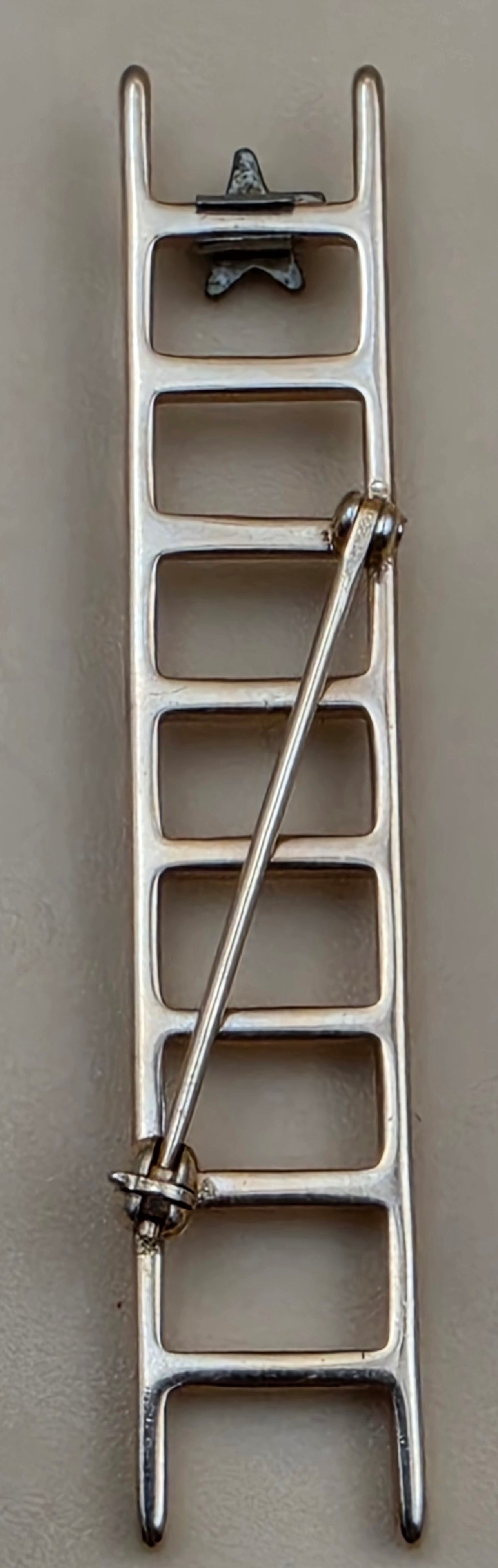 MARY KAY Goldtone "Ladder of Success" Vintage Brooch