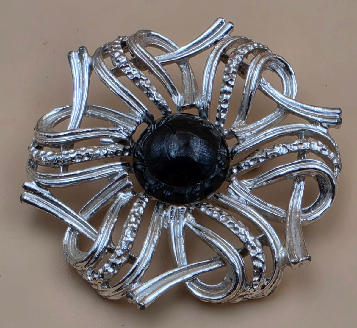 GERRYS Silvertone/Black Cabochon/Vintage Sunburst Design/Textured Ribbon Vintage Brooch