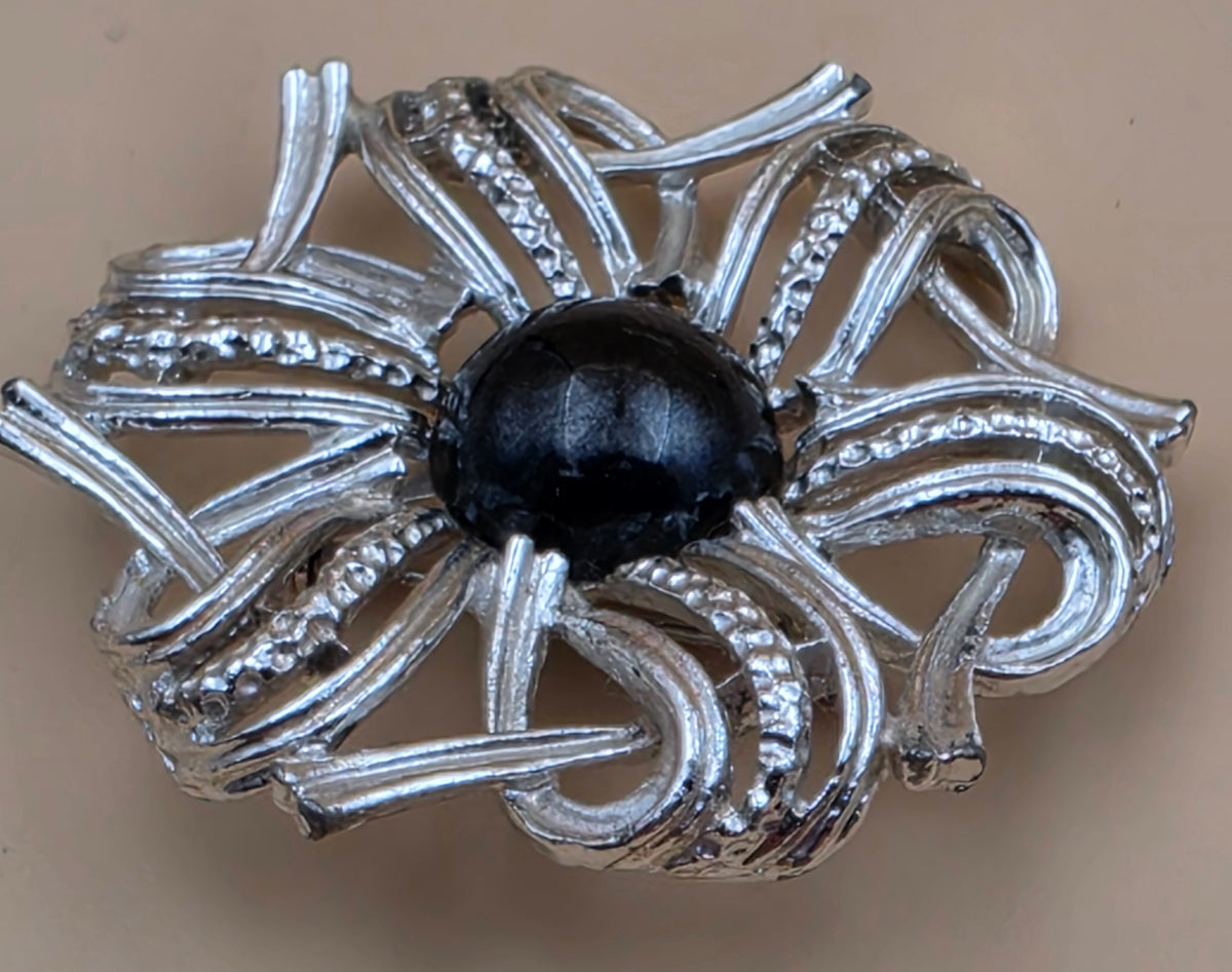 GERRYS Silvertone/Black Cabochon/Vintage Sunburst Design/Textured Ribbon Vintage Brooch