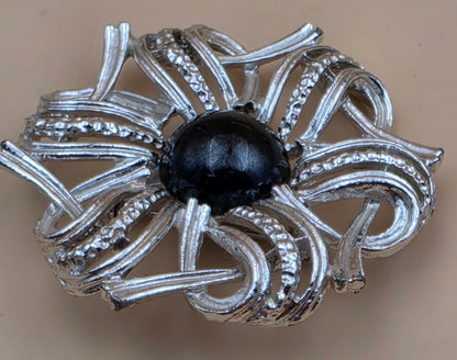 GERRYS Silvertone/Black Cabochon/Vintage Sunburst Design/Textured Ribbon Vintage Brooch