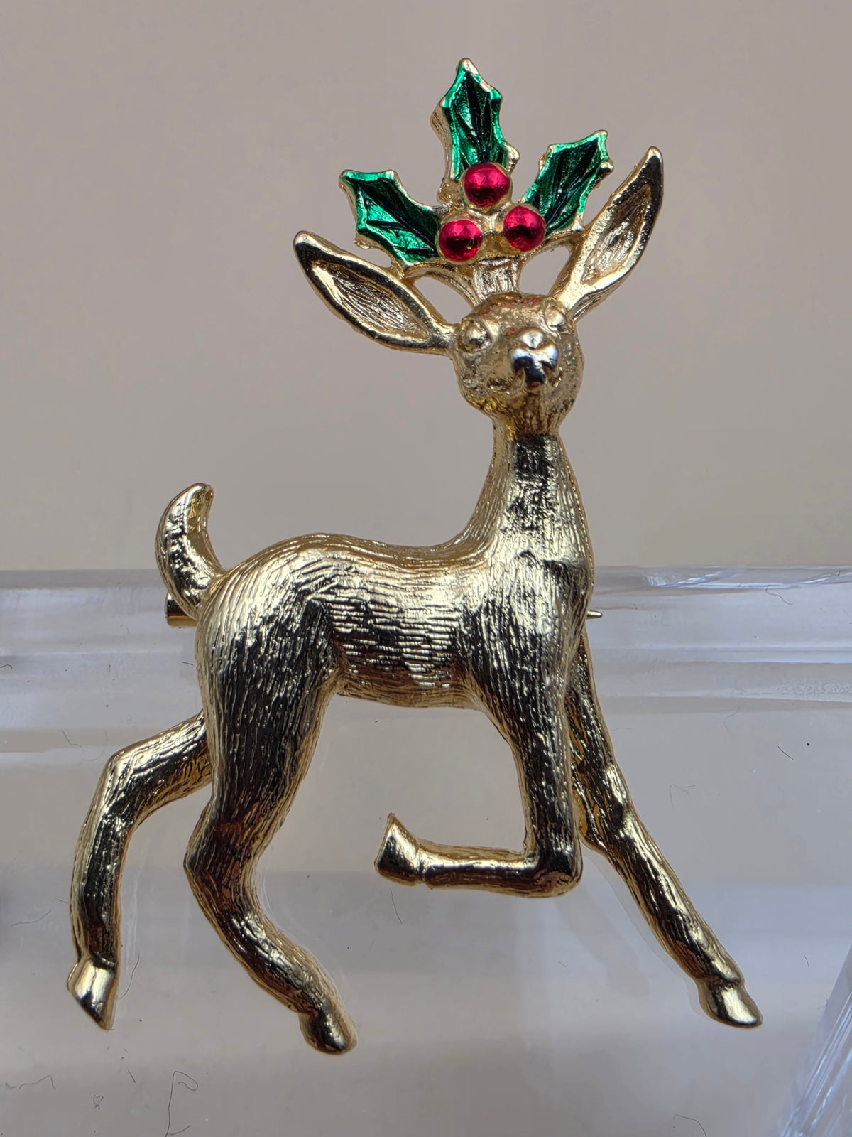 GERRYS Vintage Goldtone/Red/Green Enamel Christmas Reindeer Vintage Brooch