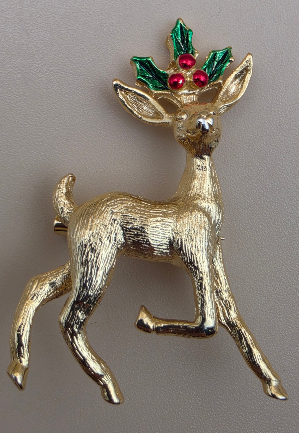 GERRYS Vintage Goldtone/Red/Green Enamel Christmas Reindeer Vintage Brooch