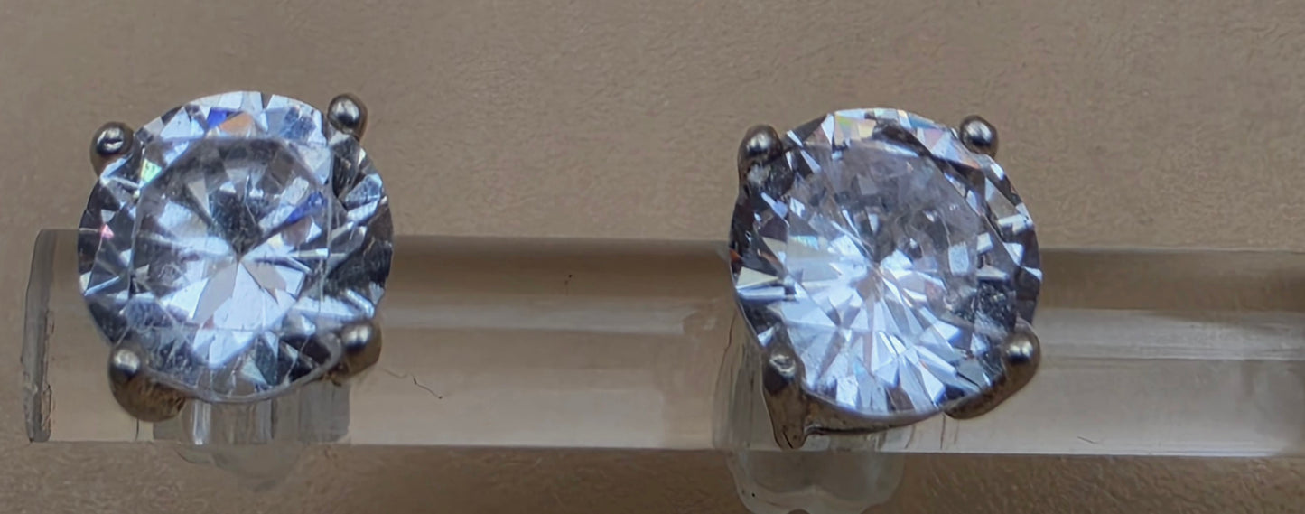 Sterling Silver/Zircon 7mm Stud Earrings