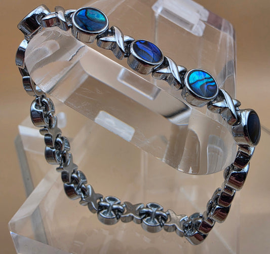 New Zealand Paua Shell/Silvertone XOXO Design 8" Bracelet