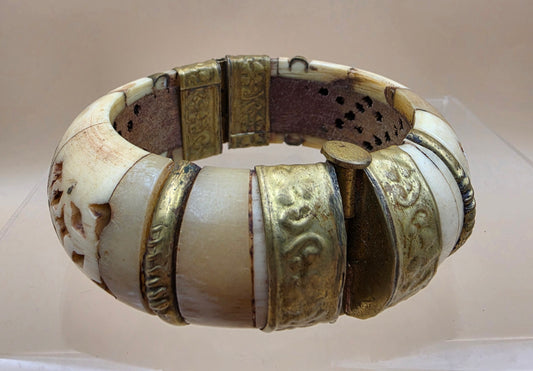 Hand Carved Antiqued White Buffalo/Brass Inlay Hinged 7" Cuff Bracelet