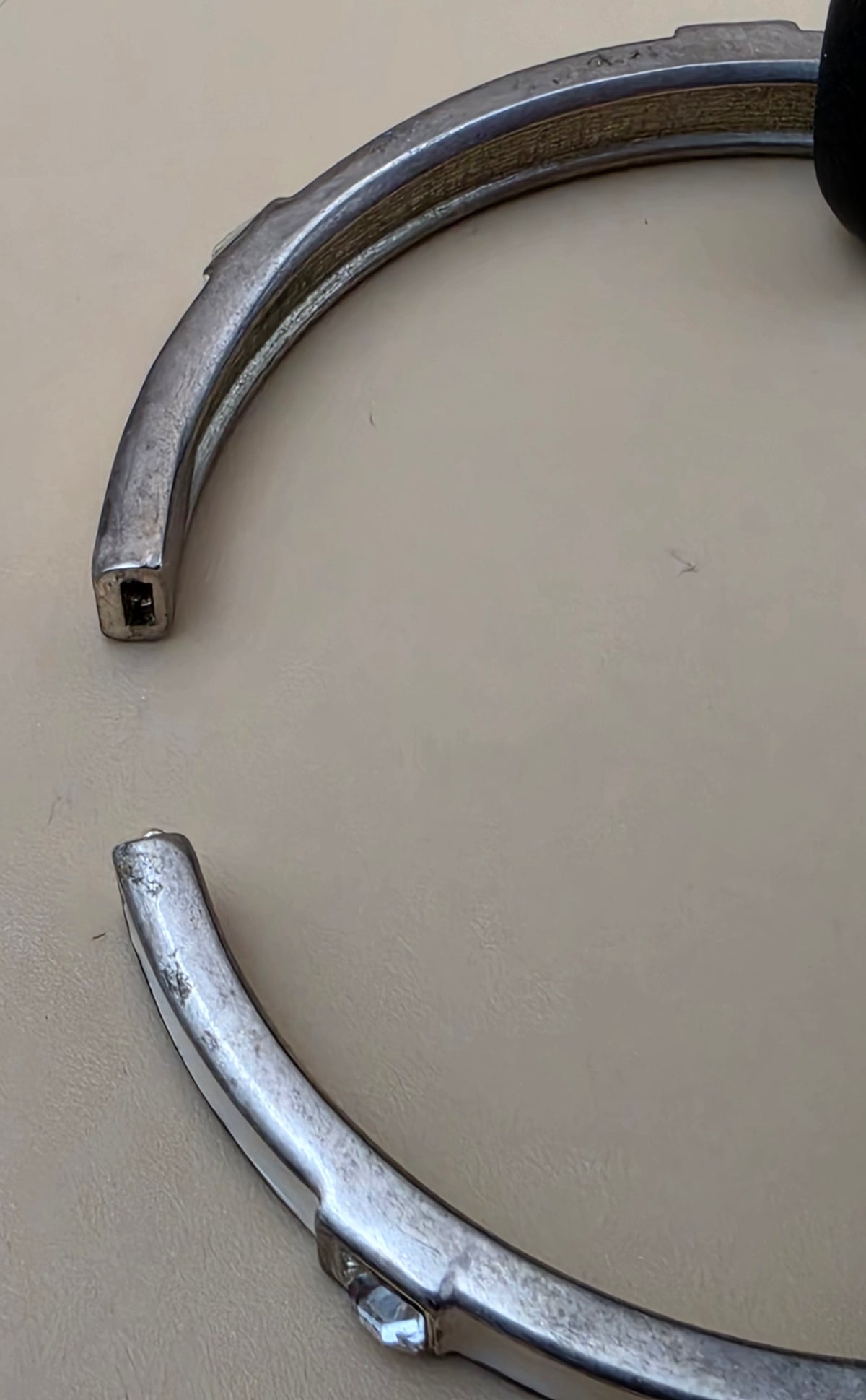 Cream Enamel/Silvertone/Glass Stone 7.5" Bangle Bracelet