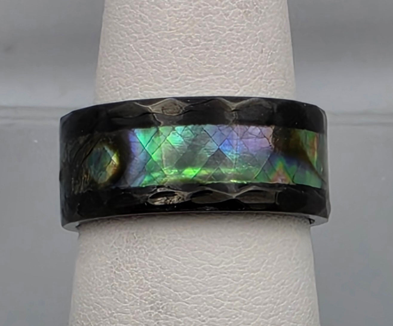 Abalone Inlaid/Faceted Cut Band Ring Size 5.75