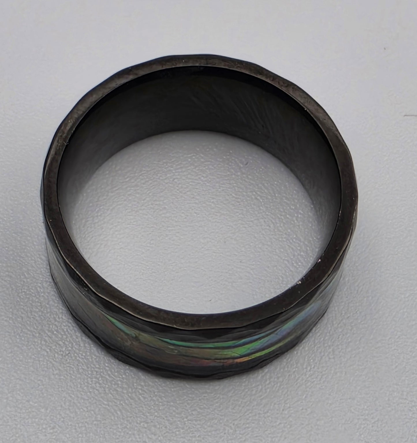 Abalone Inlaid/Faceted Cut Band Ring Size 5.75
