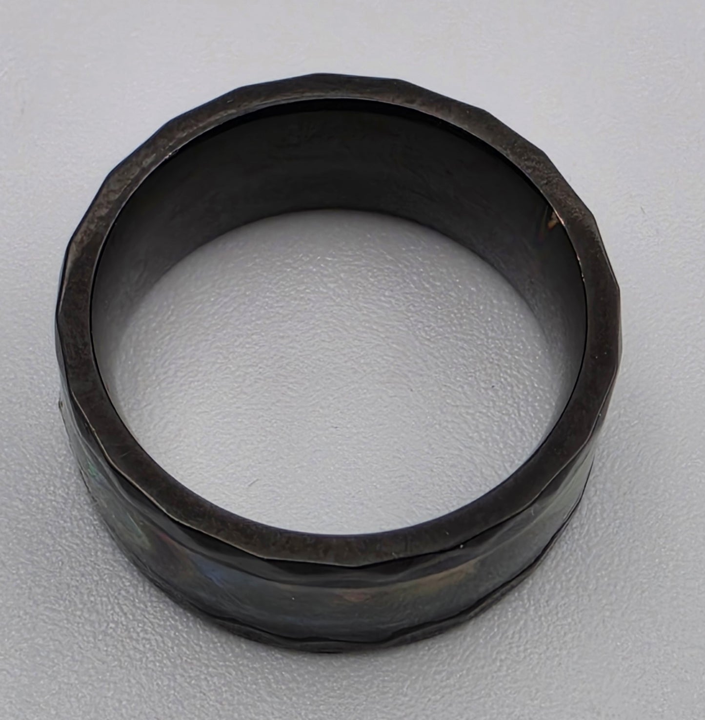 Abalone Inlaid/Faceted Cut Band Ring Size 5.75
