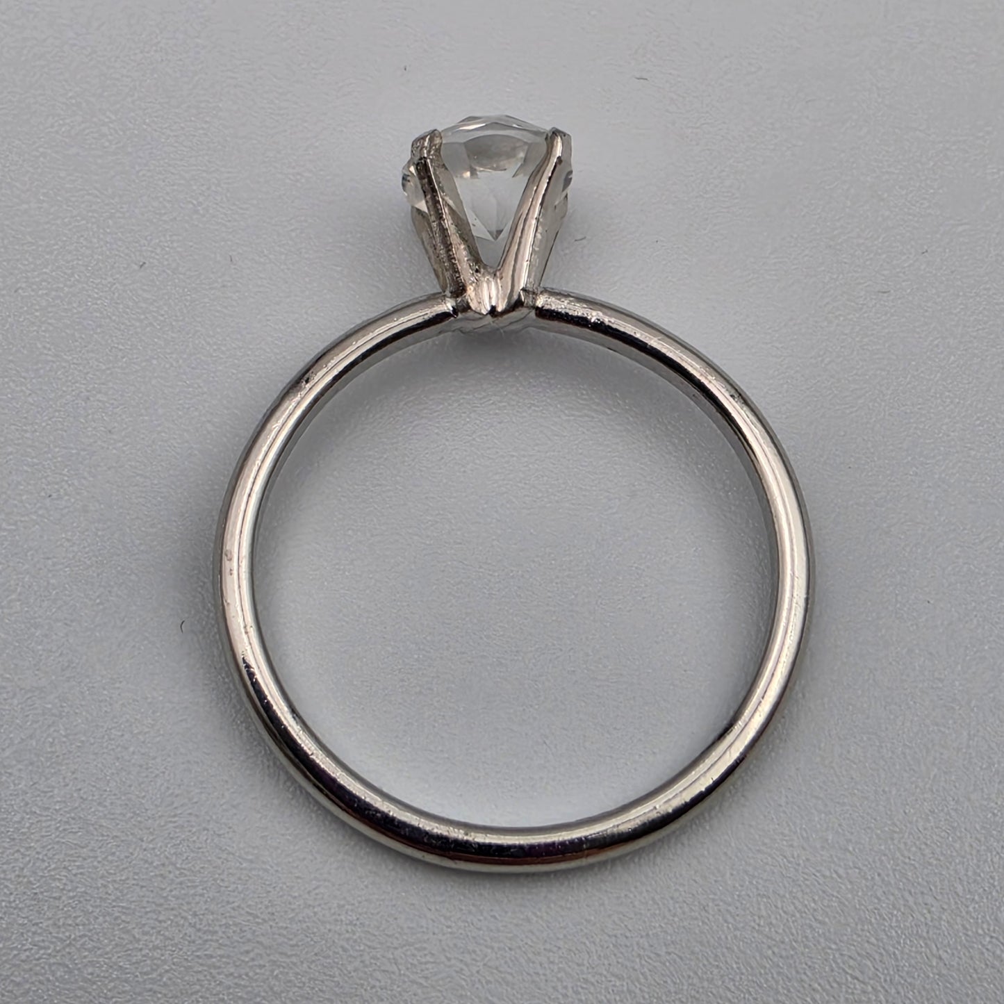 UNCAS Clear Glass/Silver Plated Solitaire Ring Size 10