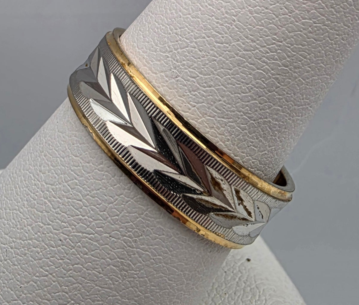 SETA CORPORATION Two Tone/Hand Carved/Gold/Silver Plated Band Ring Size 9