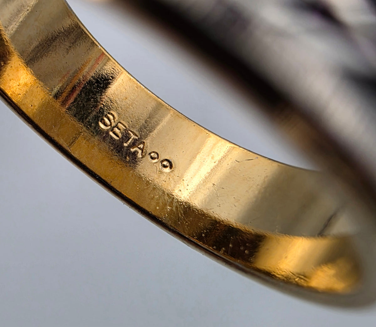SETA CORPORATION Two Tone/Hand Carved/Gold/Silver Plated Band Ring Size 9