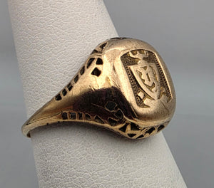 14k Antique Signet Ring 2.8 grams