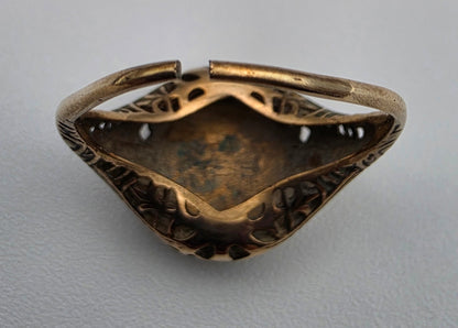 14k Antique Signet Ring 2.8 grams