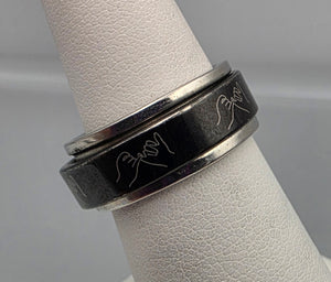 Black/Silvertone Engraved Spinner Ring Size 6.5