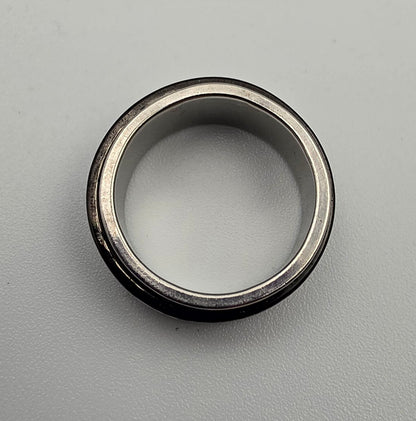 Black/Silvertone Engraved Spinner Ring Size 6.5
