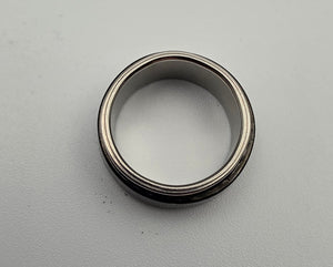 Black/Silvertone Engraved Spinner Ring Size 6.5