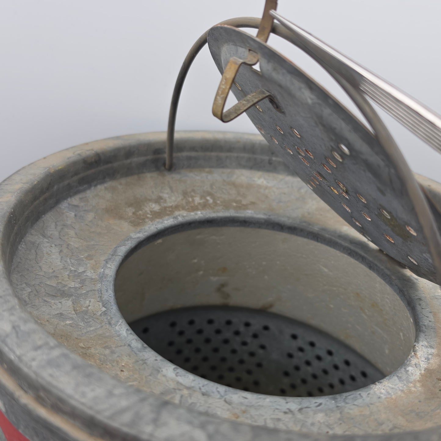 MIT SHEA Galvanized Floating Minnow Bucket/Better Bilt Model# 77-10
