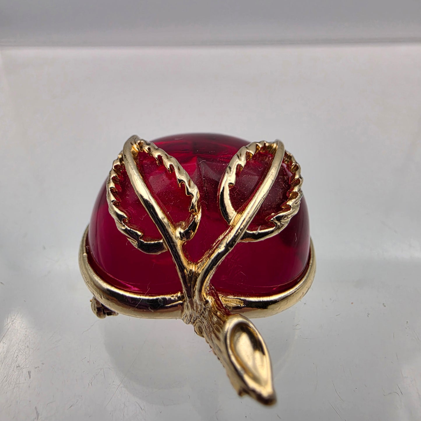 SARAH COVENTRY Vintage Gold Tone/Pink Jelly Belly Apple 1.5" Brooch