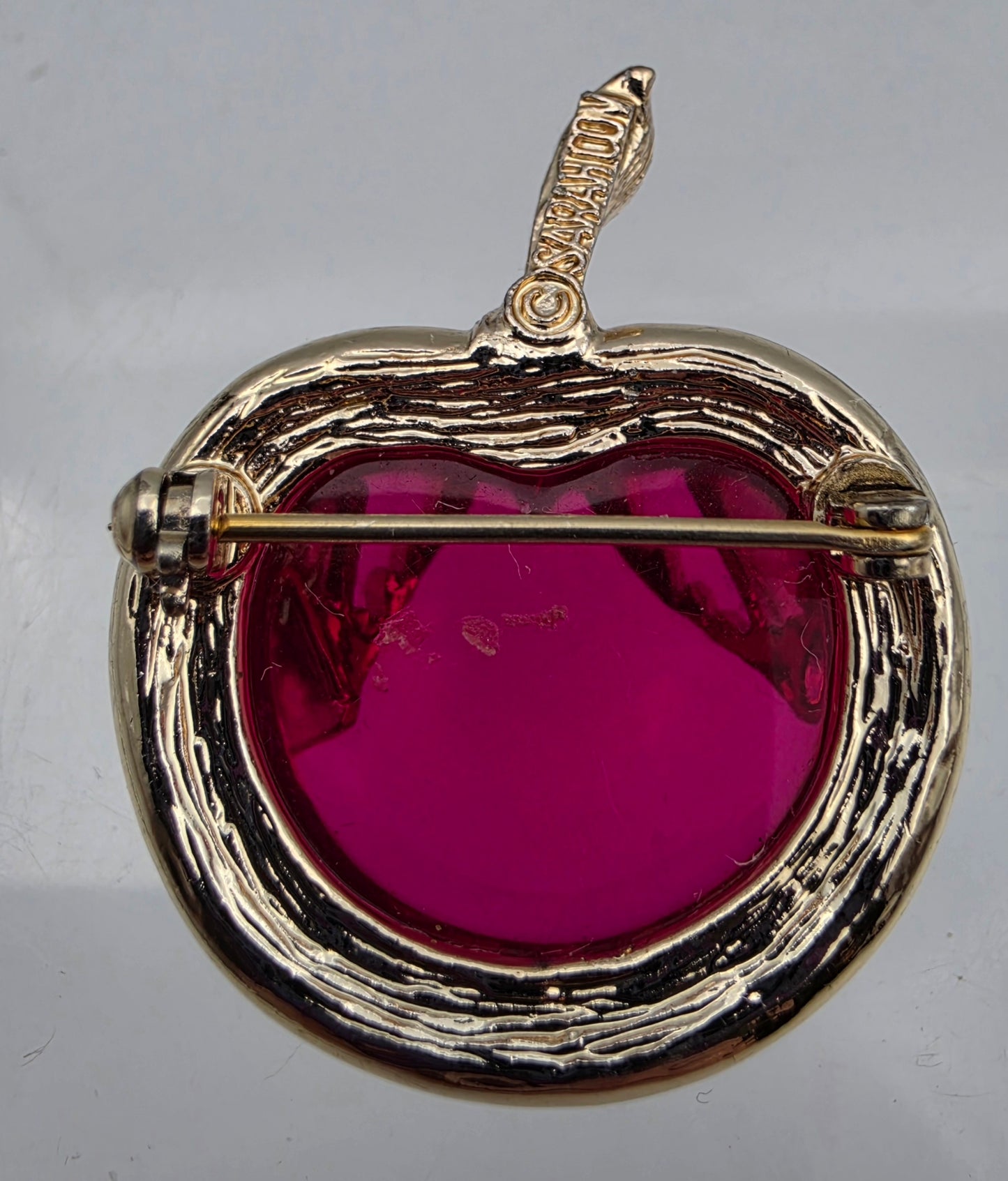 SARAH COVENTRY Vintage Gold Tone/Pink Jelly Belly Apple 1.5" Brooch