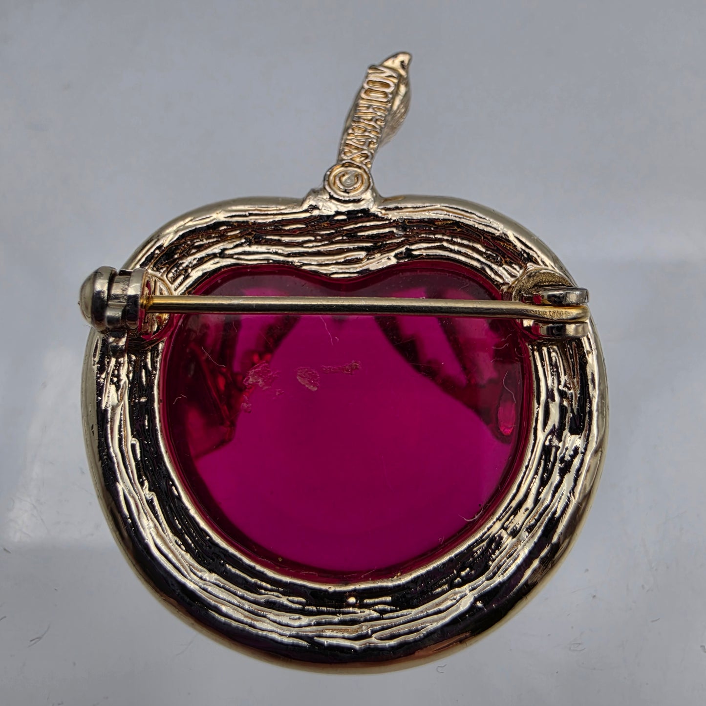SARAH COVENTRY Vintage Gold Tone/Pink Jelly Belly Apple 1.5" Brooch