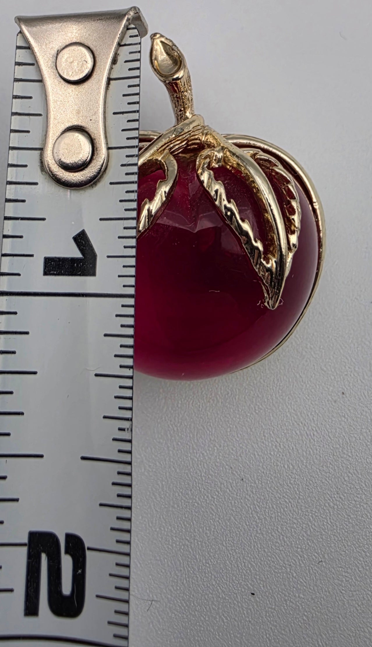 SARAH COVENTRY Vintage Gold Tone/Pink Jelly Belly Apple 1.5" Brooch