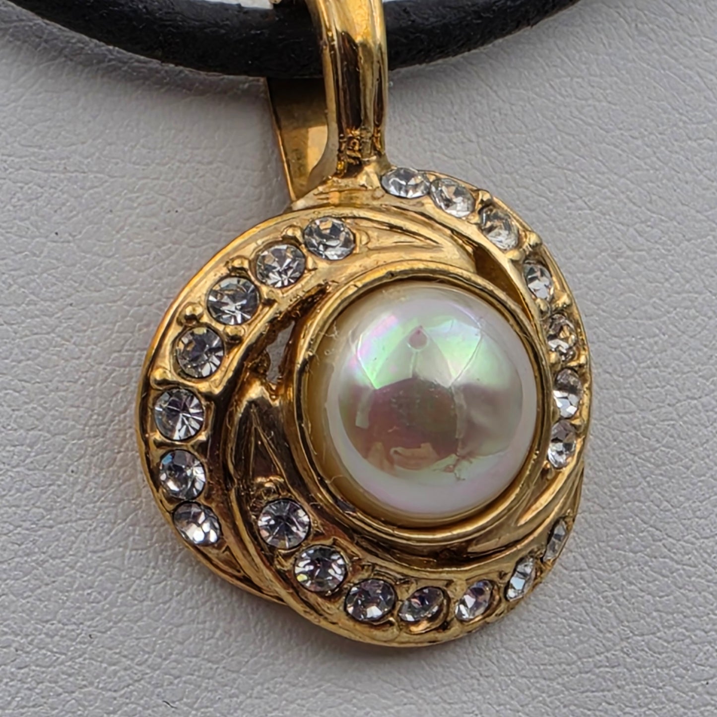 ROMAN Gold Tone/Aurora Borealis Faux Pearl Cabochon/Clear Rhinestone Vintage 1.25" Pendant