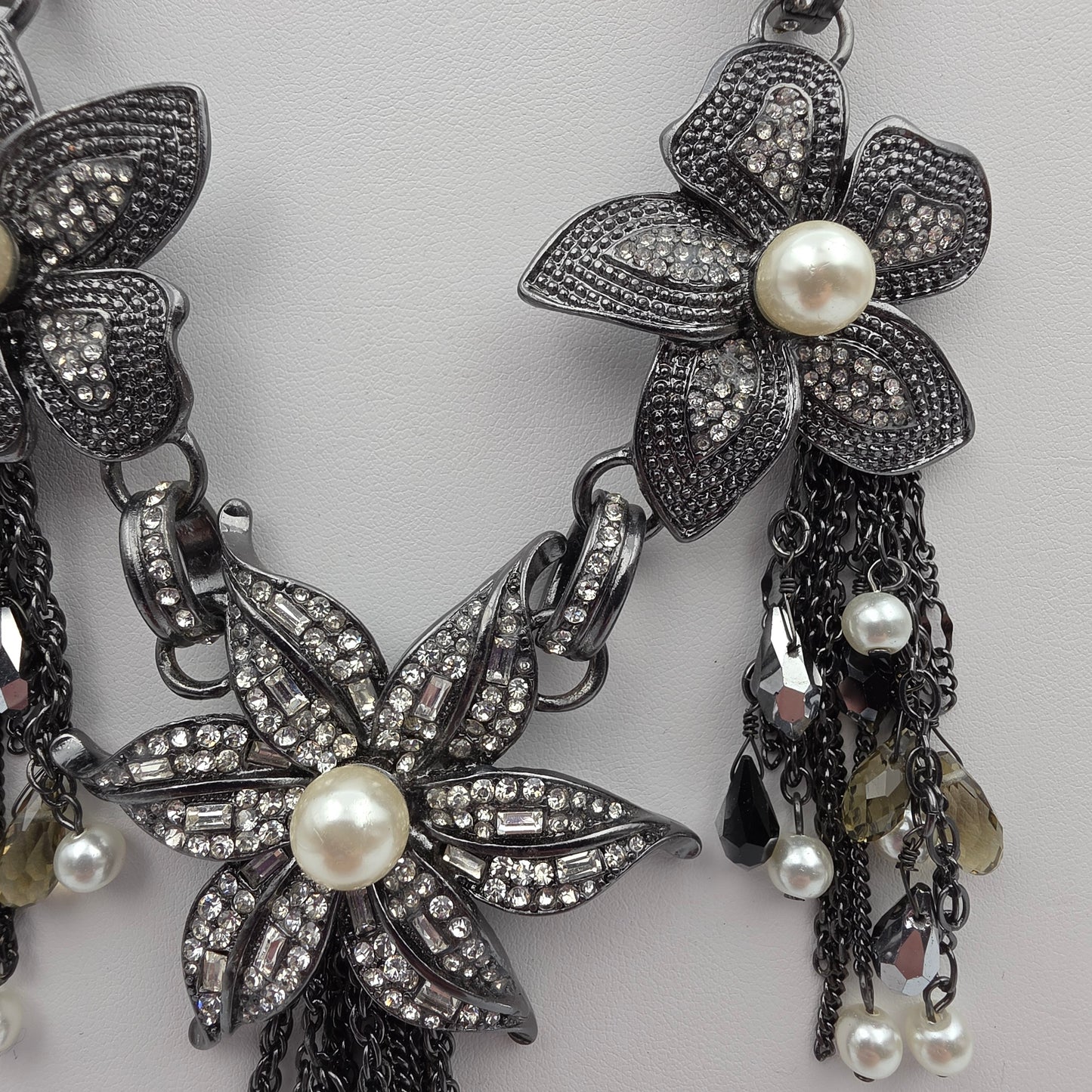 WHITE HOUSE BLACK MARKET Faux Pearl/Clear Rhinestone Floral 20" Statement Necklace