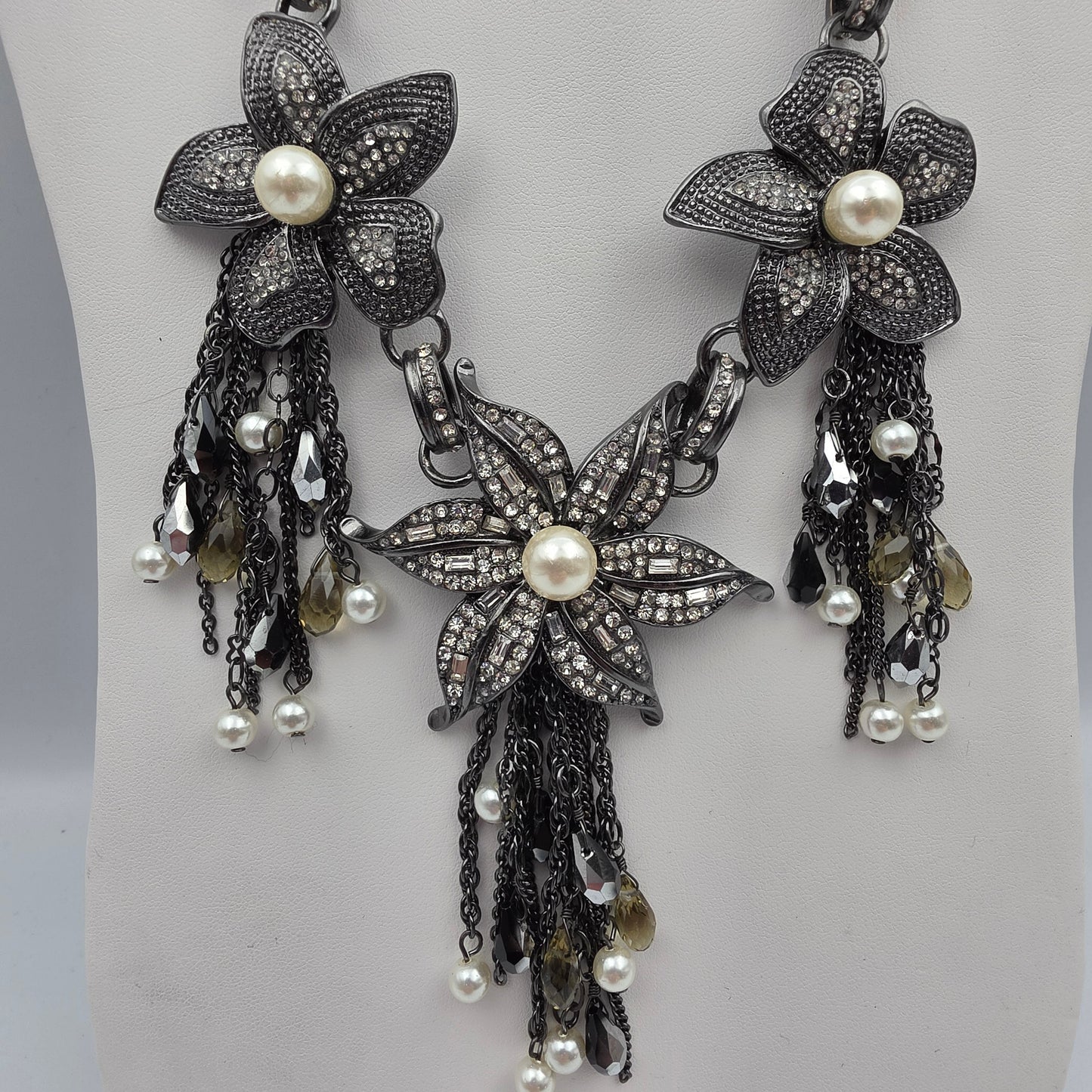 WHITE HOUSE BLACK MARKET Faux Pearl/Clear Rhinestone Floral 20" Statement Necklace