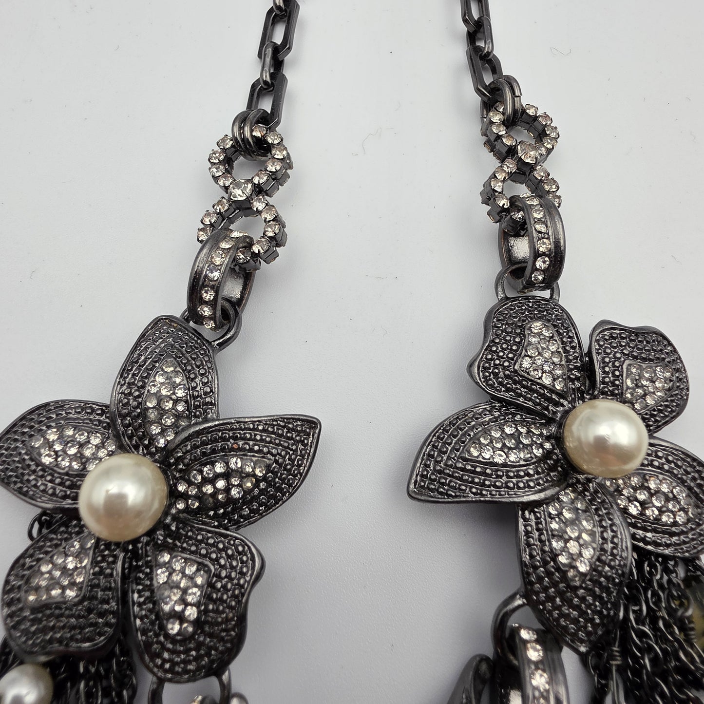 WHITE HOUSE BLACK MARKET Faux Pearl/Clear Rhinestone Floral 20" Statement Necklace