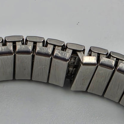 WATCH IT Model# MLN3013 Stainless Steel Expansion Band Vintage Watch