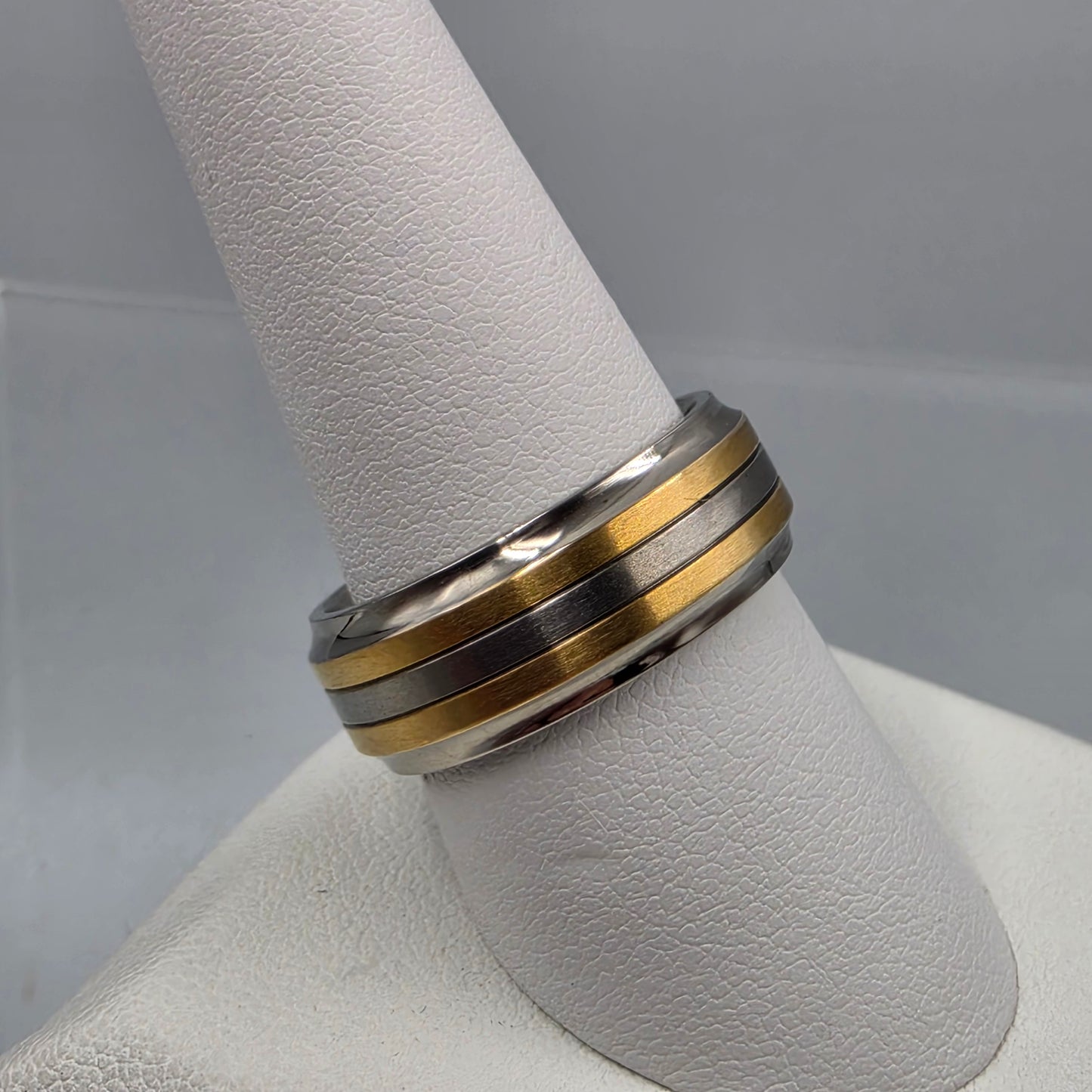 Titanium/ Gold and Silver Tone Men's Ring Size 9