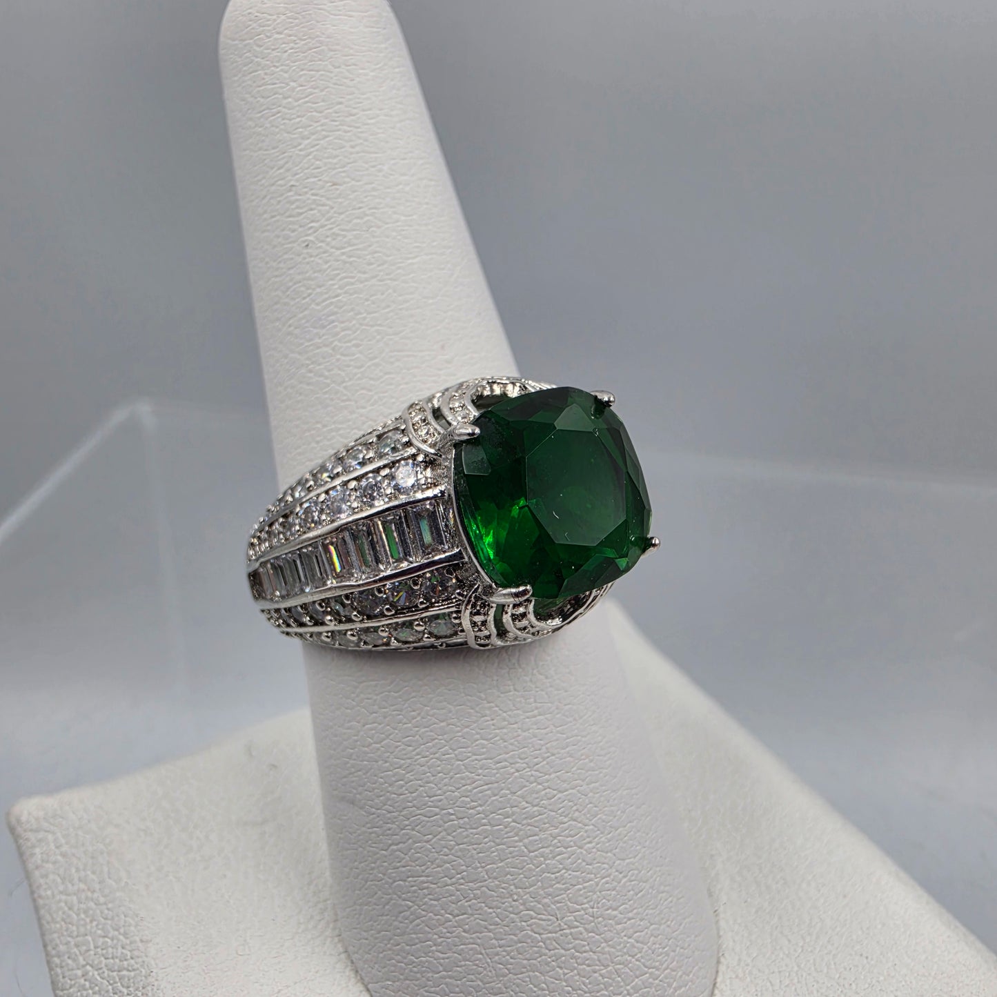 Clear Baguette Cut/Green Cubic Zirconia Silver Plated Cocktail Ring size 8