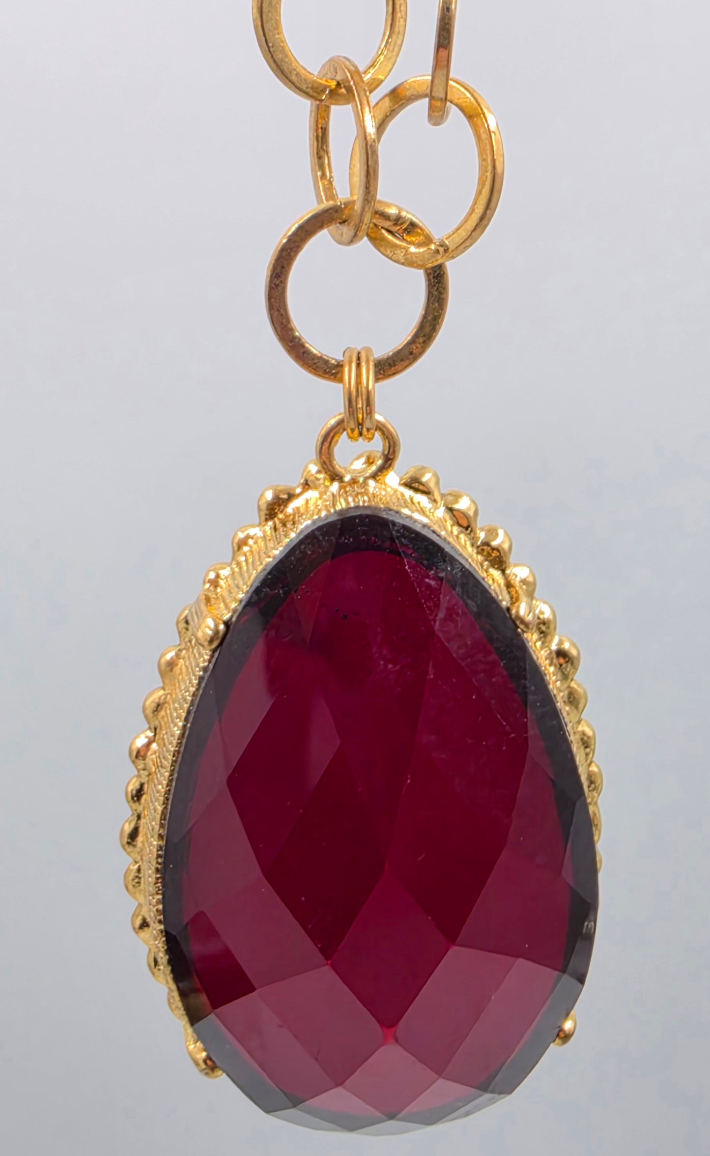 30" Red Faceted Acrylic Stone/Gold Tone Circular Link Chain Necklace