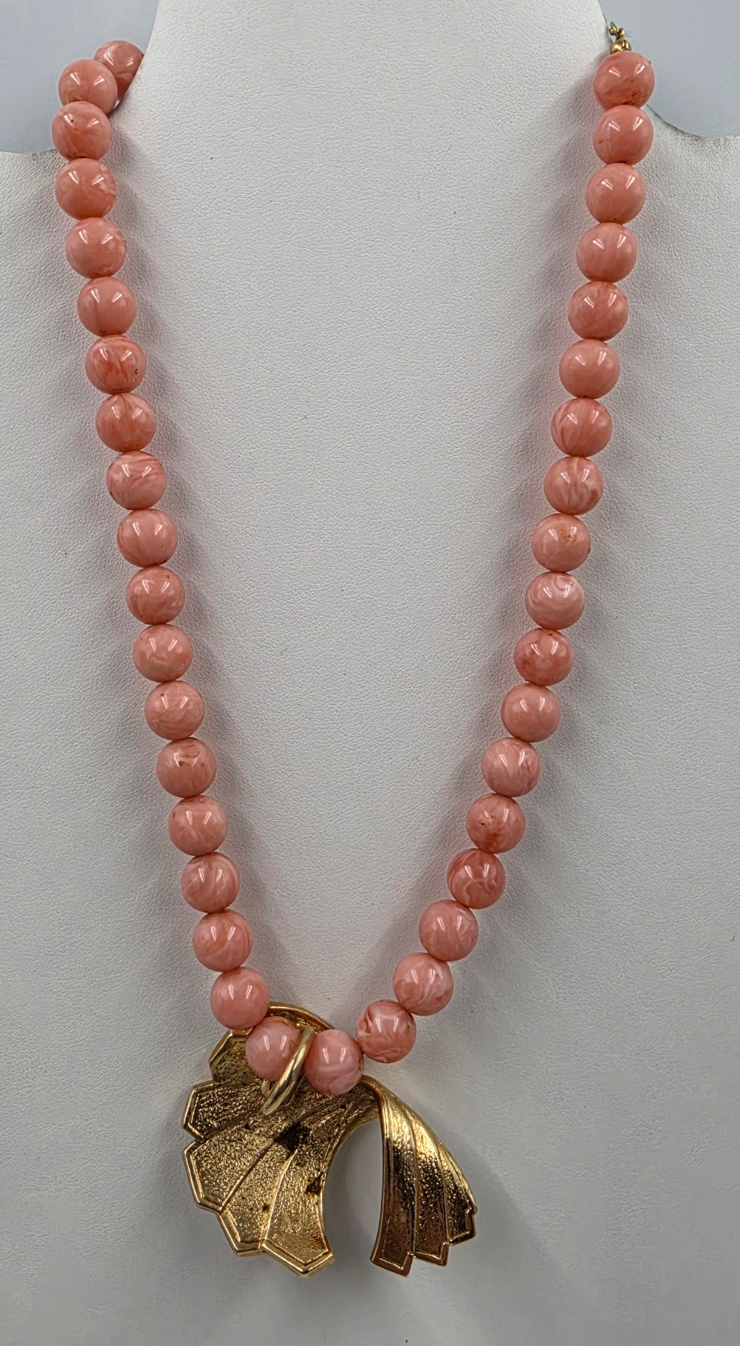 AVON 18" Marbled Pink Bead 9mm/ Enamel Inlaid/ahold Tone Pendant " Draped Elegance" Necklace