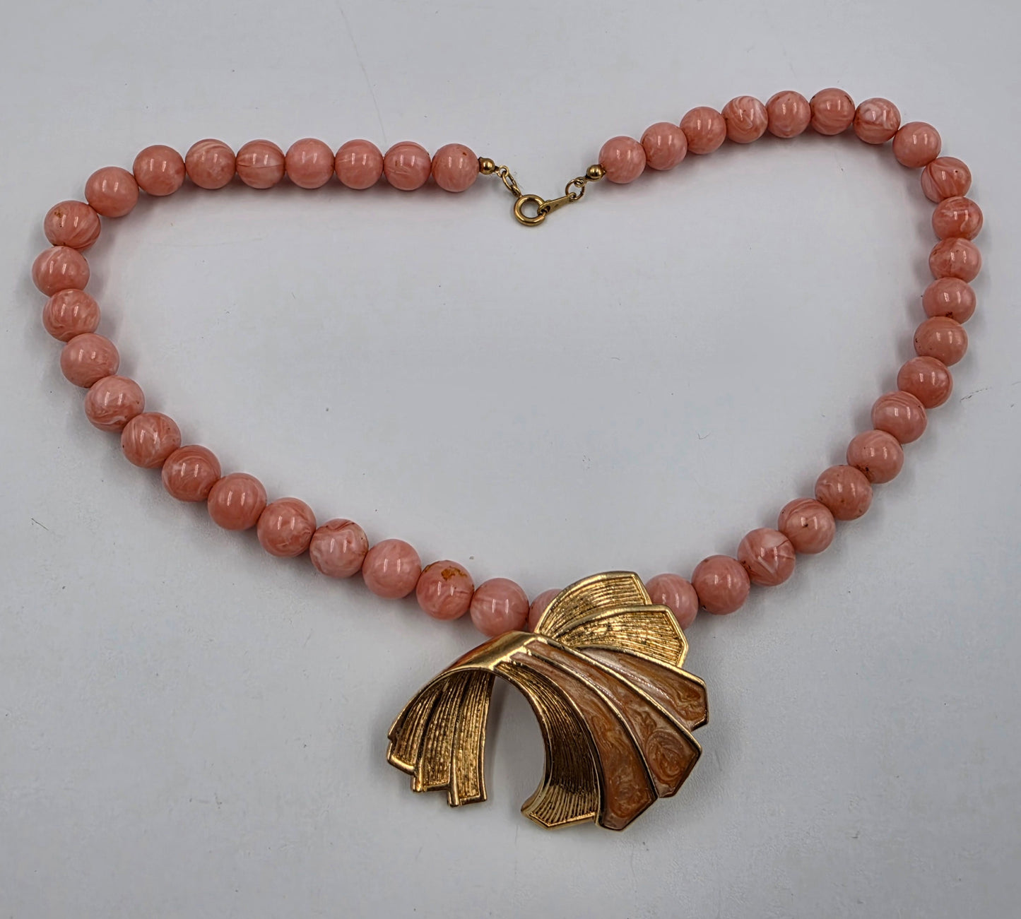 AVON 18" Marbled Pink Bead 9mm/ Enamel Inlaid/ahold Tone Pendant " Draped Elegance" Necklace