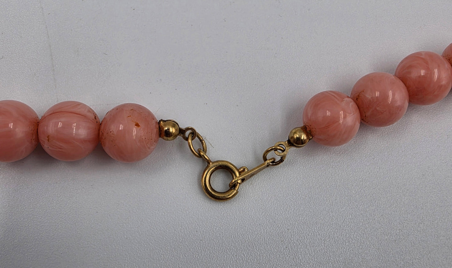 AVON 18" Marbled Pink Bead 9mm/ Enamel Inlaid/ahold Tone Pendant " Draped Elegance" Necklace