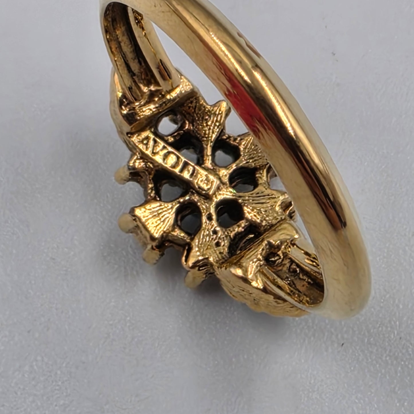 AVON Gold Tone/ Faux Turquoise/Pearl Adjustable Ring Size 5-7
