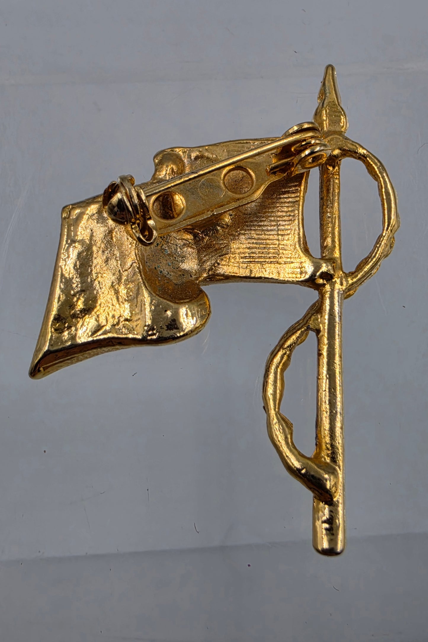 Red, White and Blue Enamel Inlaid Gold Tone Waving Flag Brooch
