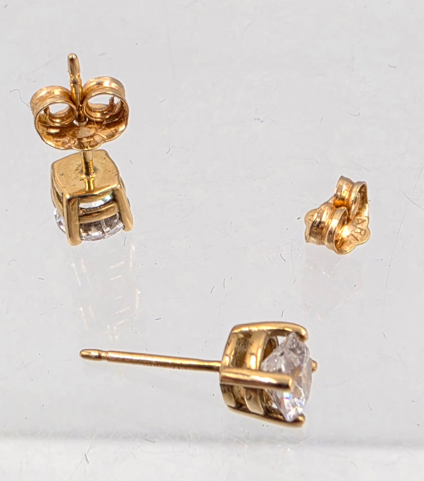 CARLA CORPORATION 14K Vintage 4.9mm(1 CTW) White Topaz Stud Earrings