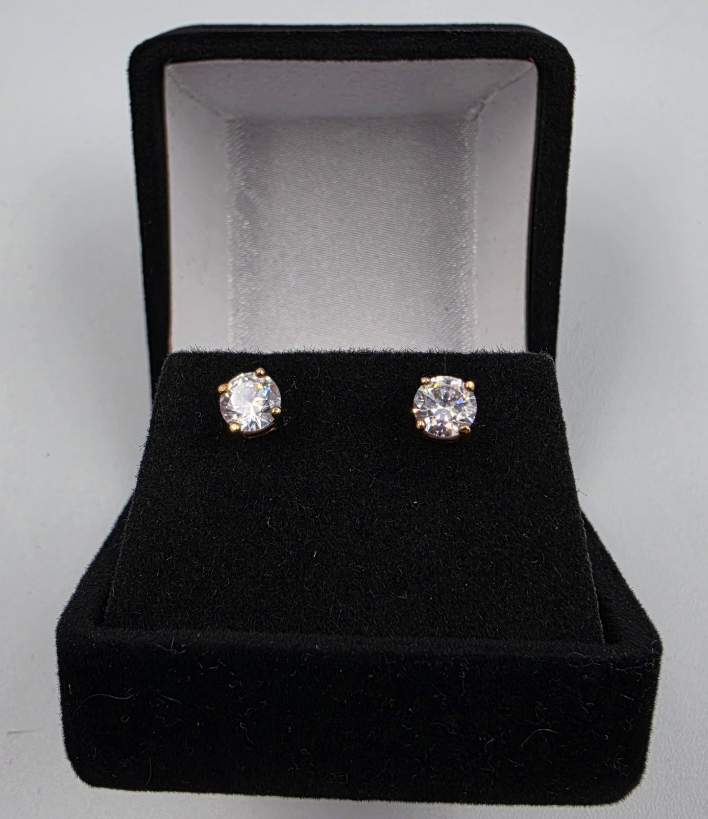 CARLA CORPORATION 14K Vintage 4.9mm(1 CTW) White Topaz Stud Earrings