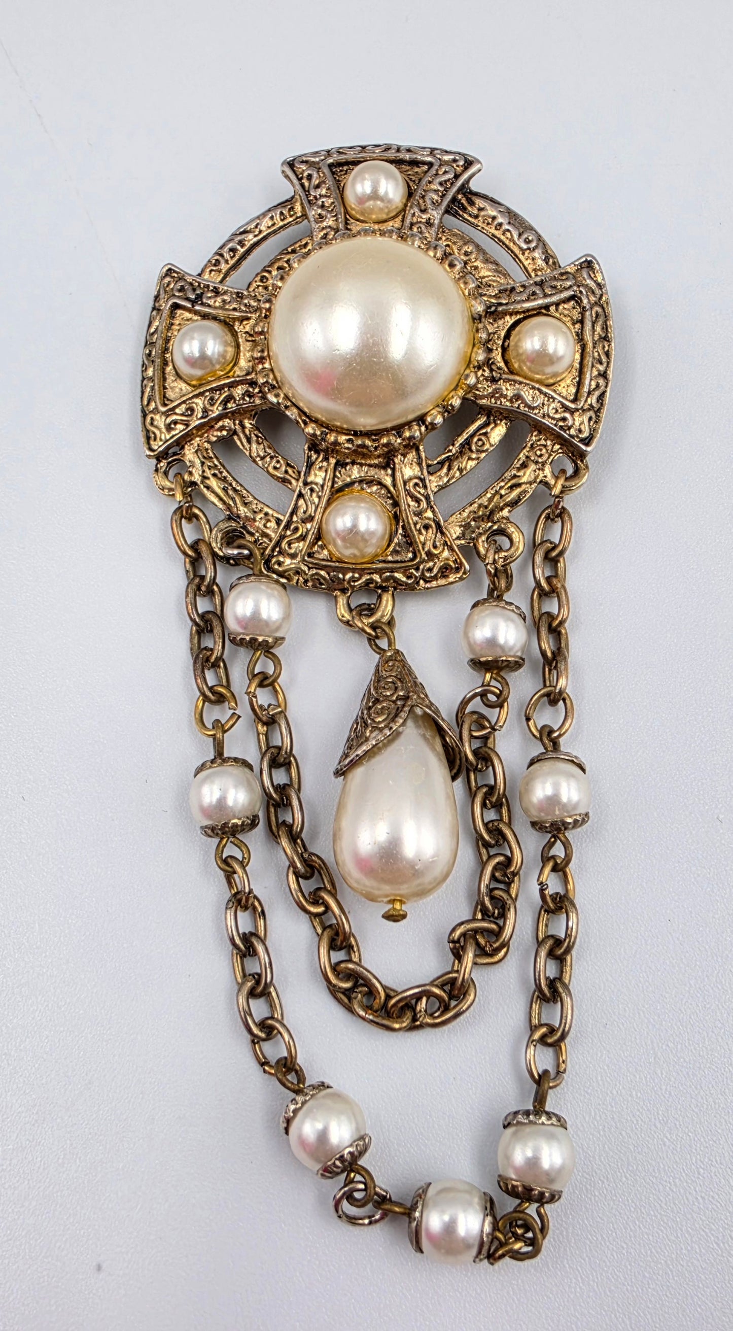 Vintage 1950's Antiqued Gold Tone/Faux Pearl Double Chain Charm Brooch