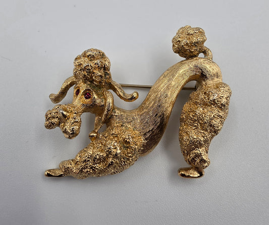 MONET 1.5" Vintage 1960"s-70"s Gold Tone Plated Textured Kneeling Poodle With Red Glass Rhinestone Eyes
