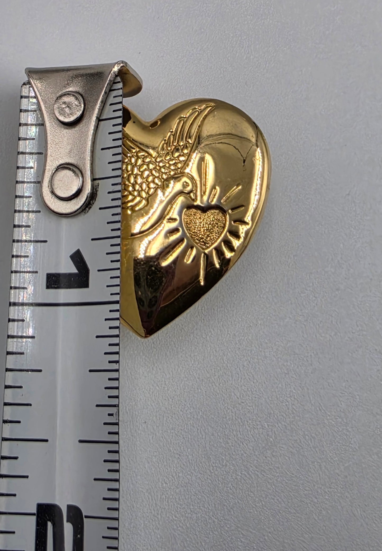 THE VARIETY CLUB Vintage Gold Tone Carved Dove Heart Brooch