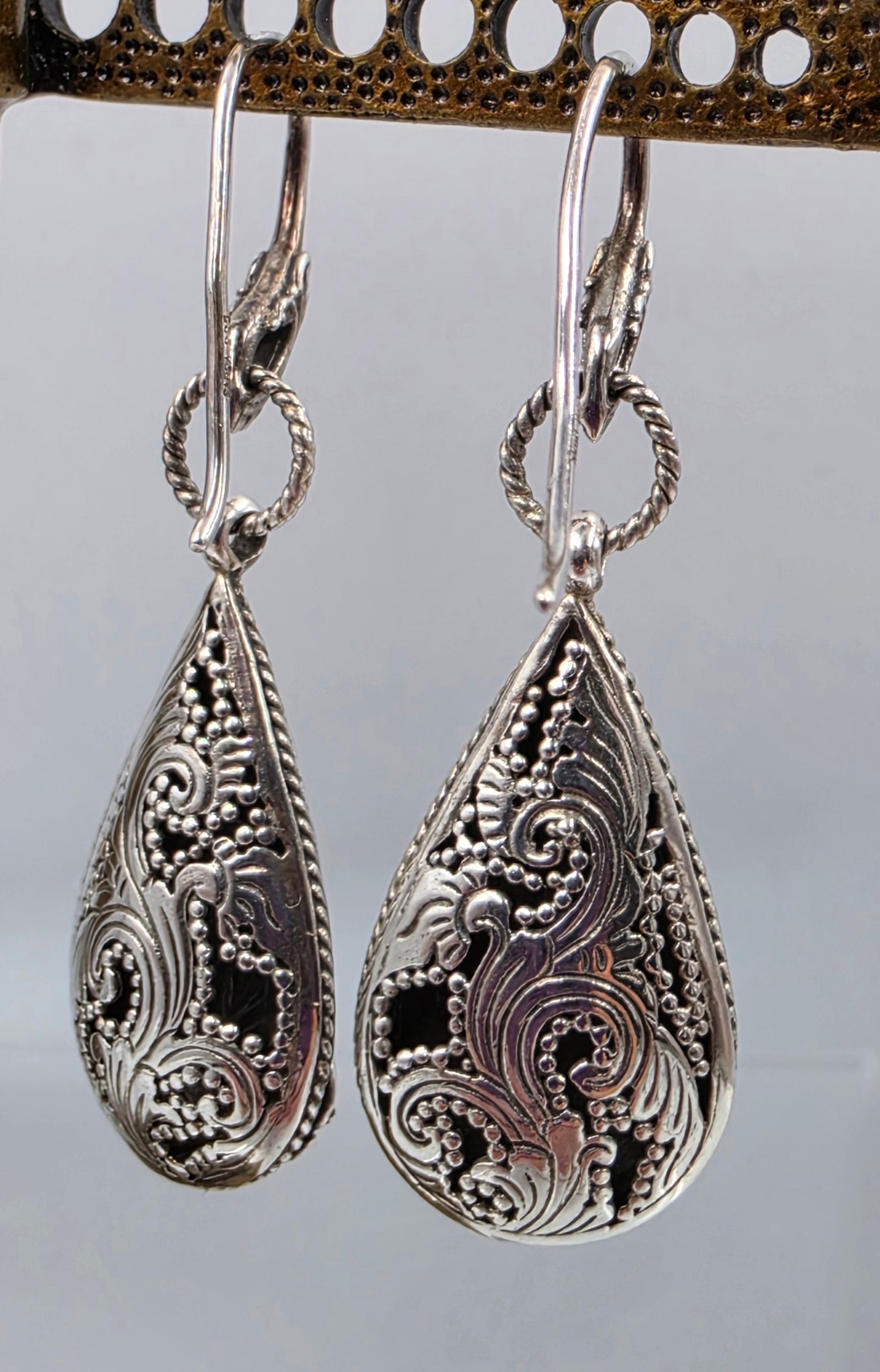 SARDA Filagree Sterling Silver Puffy/Hammered Earrings