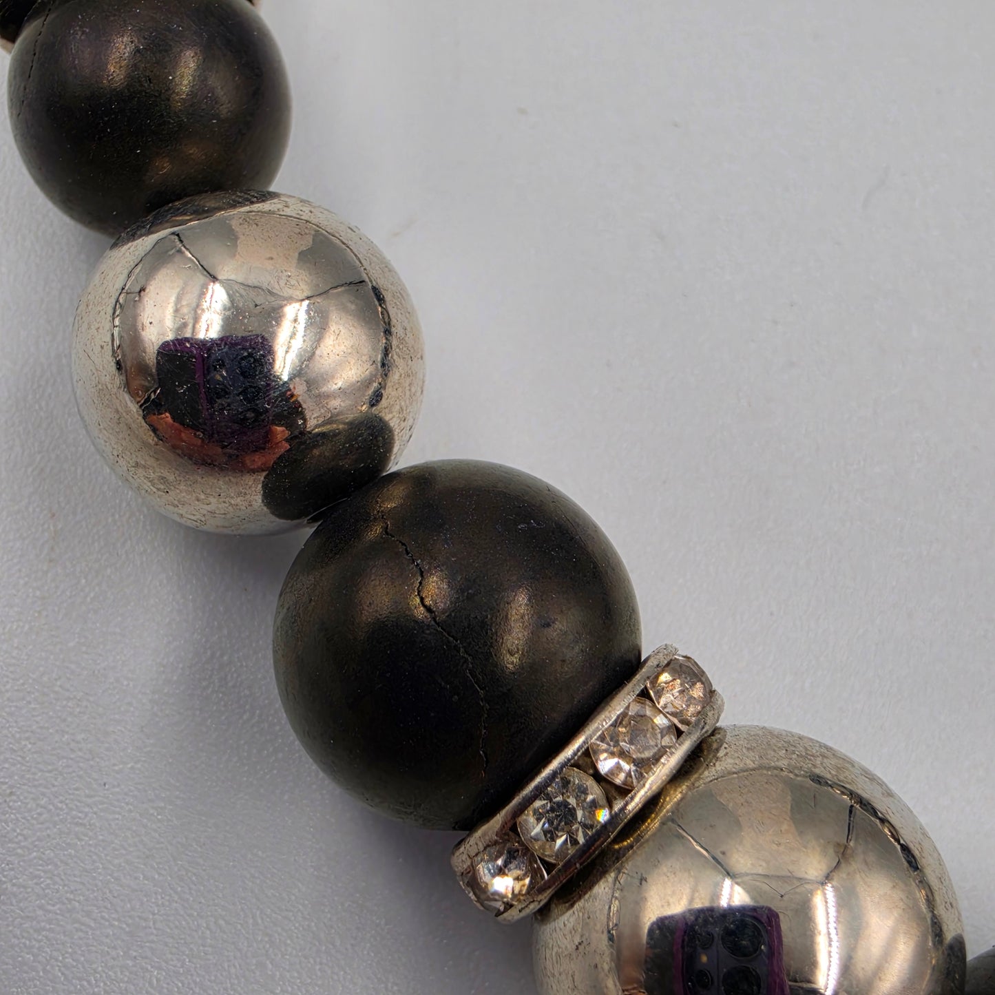18.5"-19.5" Black/Silver Tone Beaded Necklace