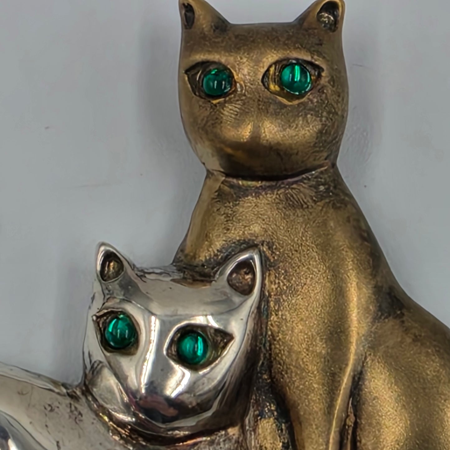 GORHAM STERLING Two Tone Sterling Silver Cats With Green Gemmed Eyes Vintage Brooch